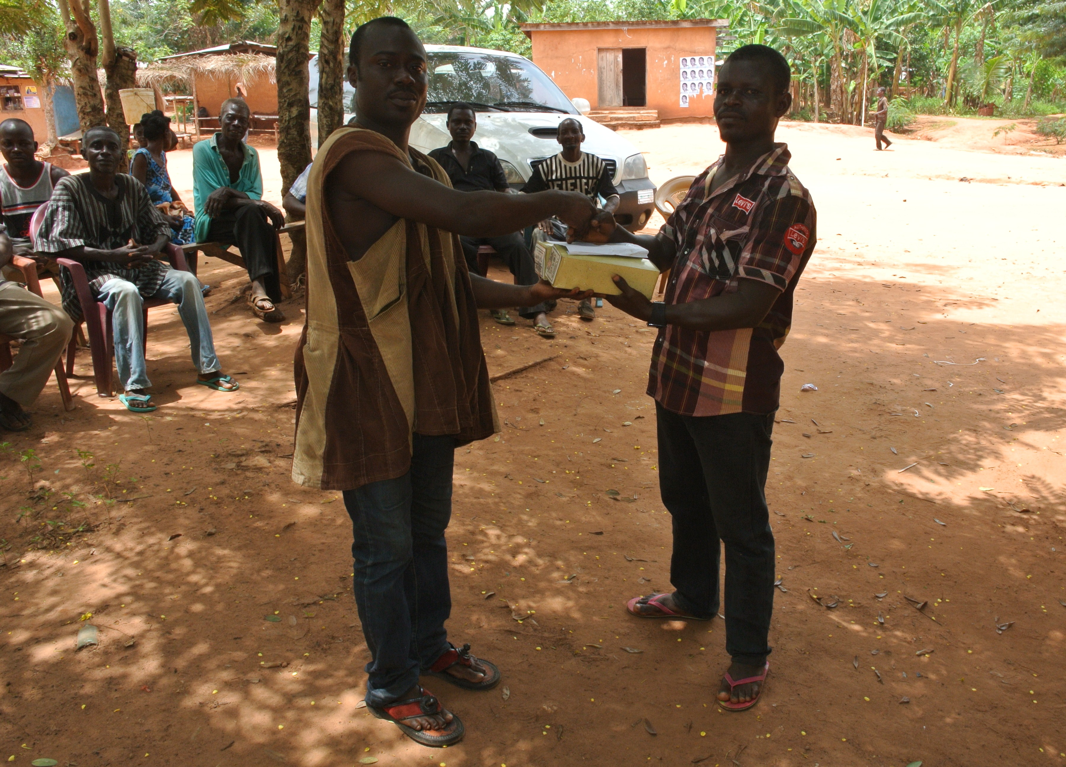 6 aprile 2015: gli abitanti di  Akwatiakwaso ratificano il piano condiviso di intervento