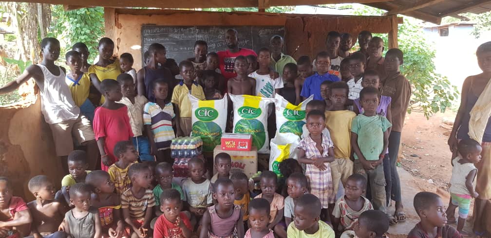 Food and beverages delivered for the village children of Akwatiakwaso, Ghana - 3